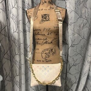 New Fashion Inspired Item (BAG)